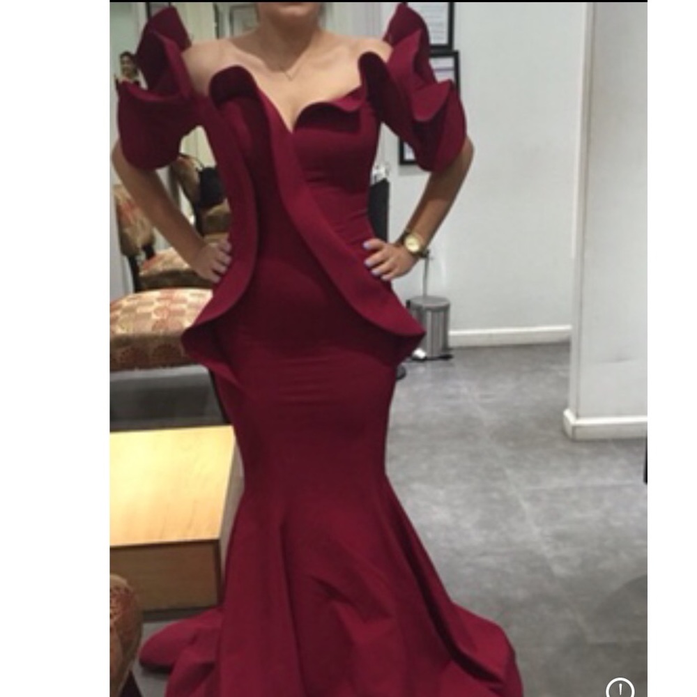 Fouad Sarkis long evening gown size 40 like new